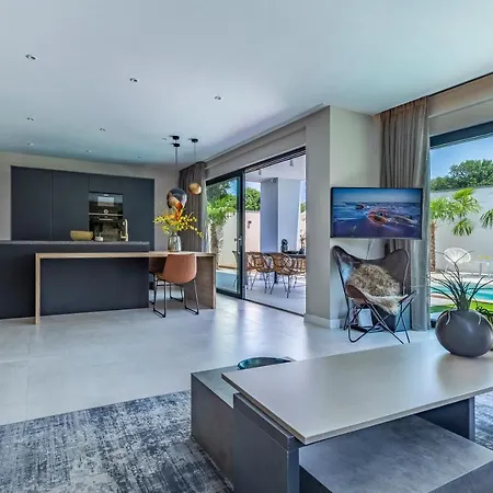 Superb Design Villa Medulin
