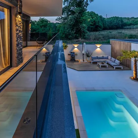 Superb Design Villa Medulin